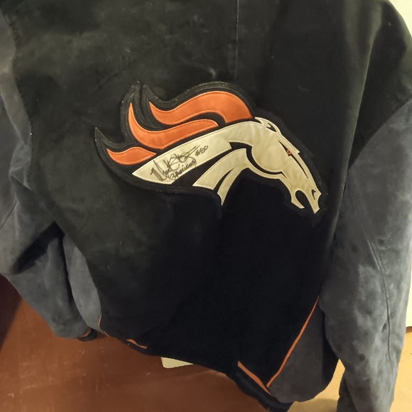 Autographed jacket - Picture 3 of 3